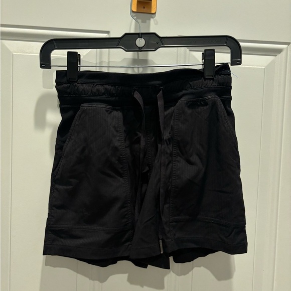 Lululemon Dance Studio High-Rise Short 3.5" - Picture 5 of 8